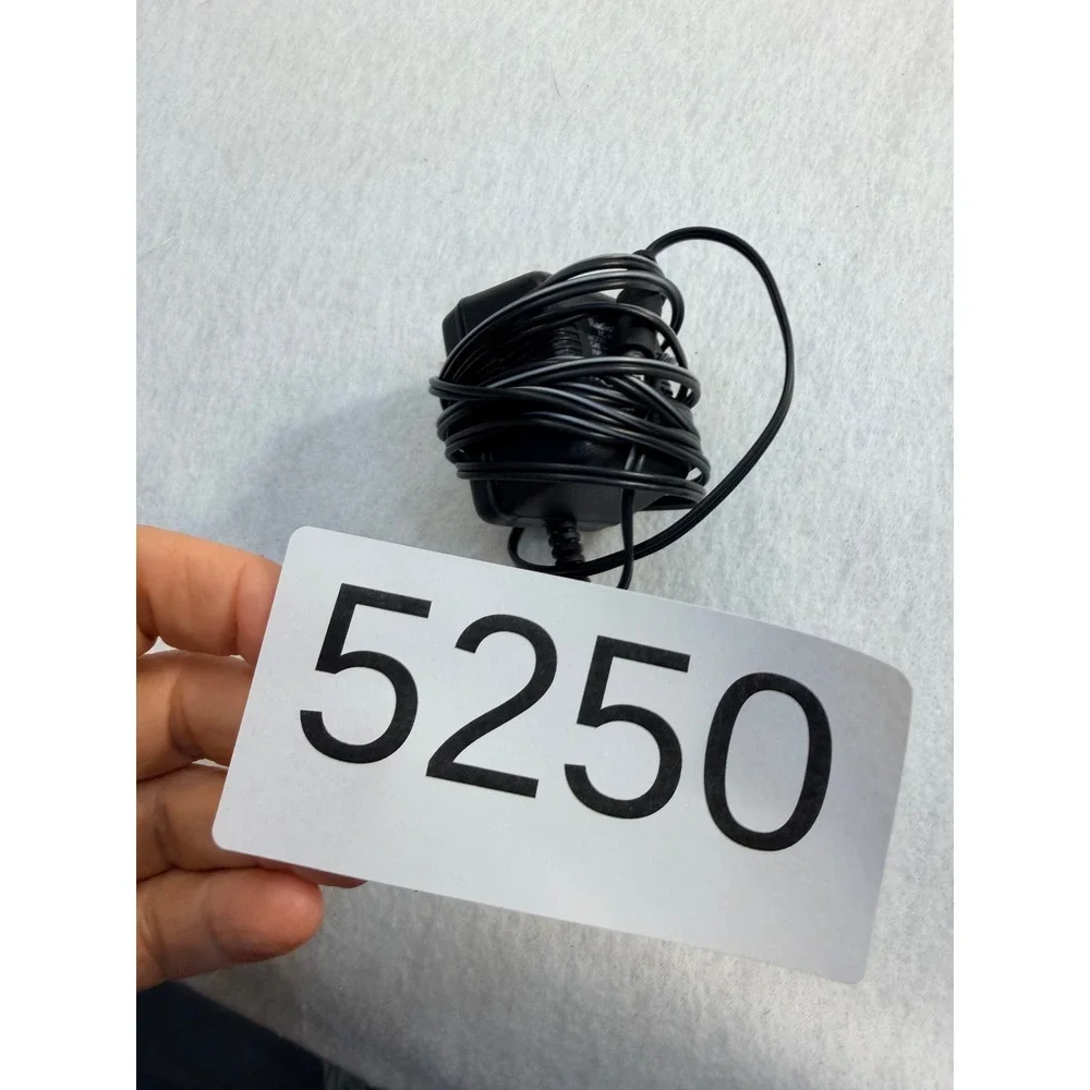 RadioShack AC Adapter U120025D 33-1197 12VDC 250mA Center Negative Power Supply